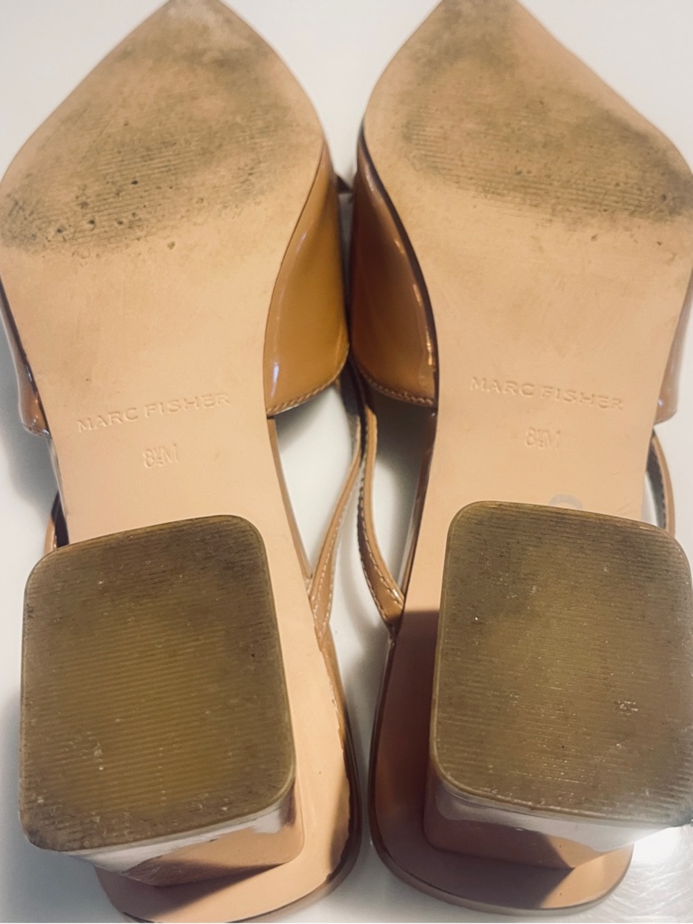 Marc Fisher Tan Patent Pointed-Toe Bow Slingback Mules in size 8.5 - Picture 7 of 7